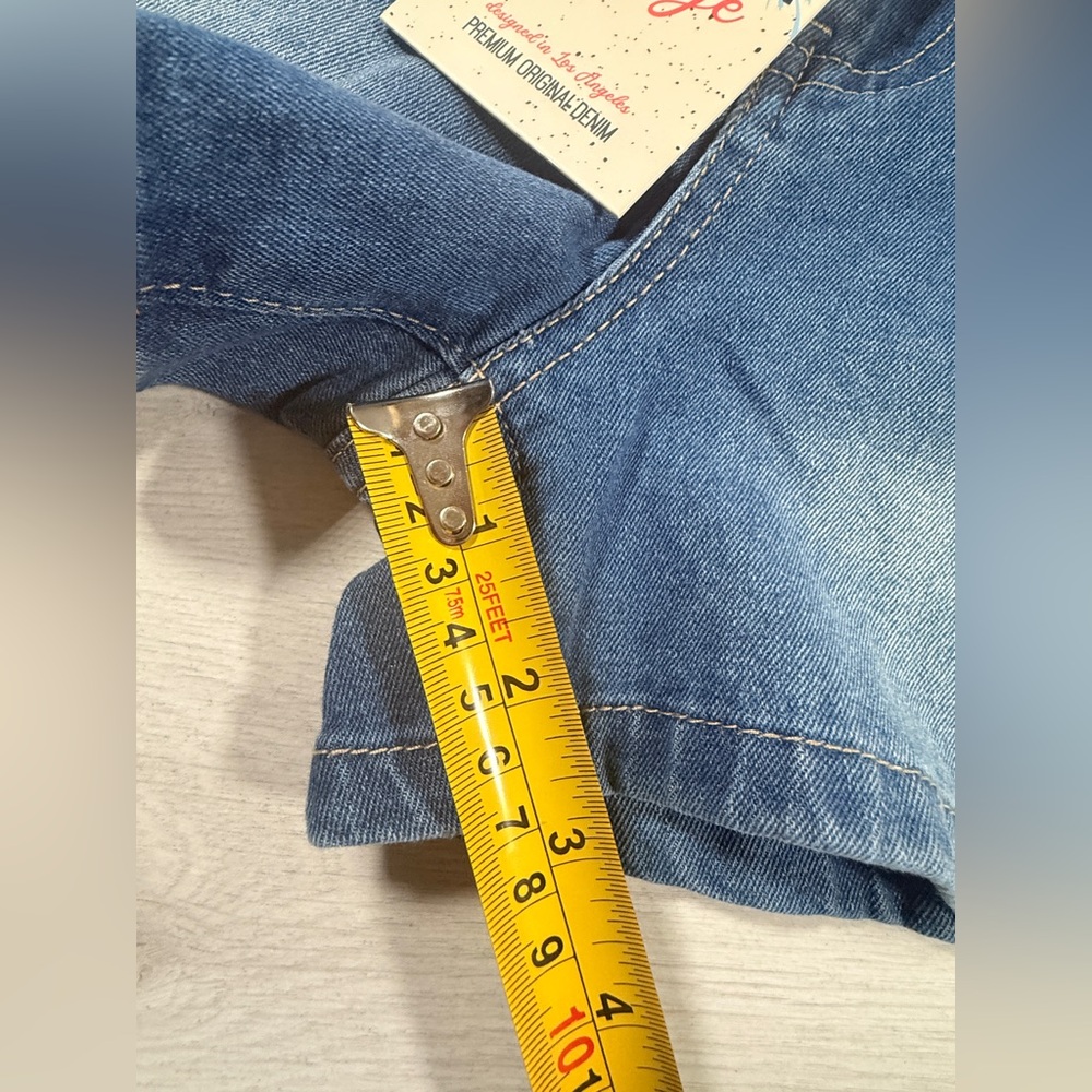 NWT California Vintage Light Blue Distressed Denim jean Shorts Size 7 - Picture 11 of 15